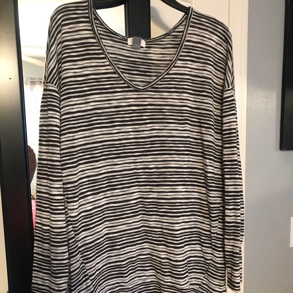 Long sleeve light sweater